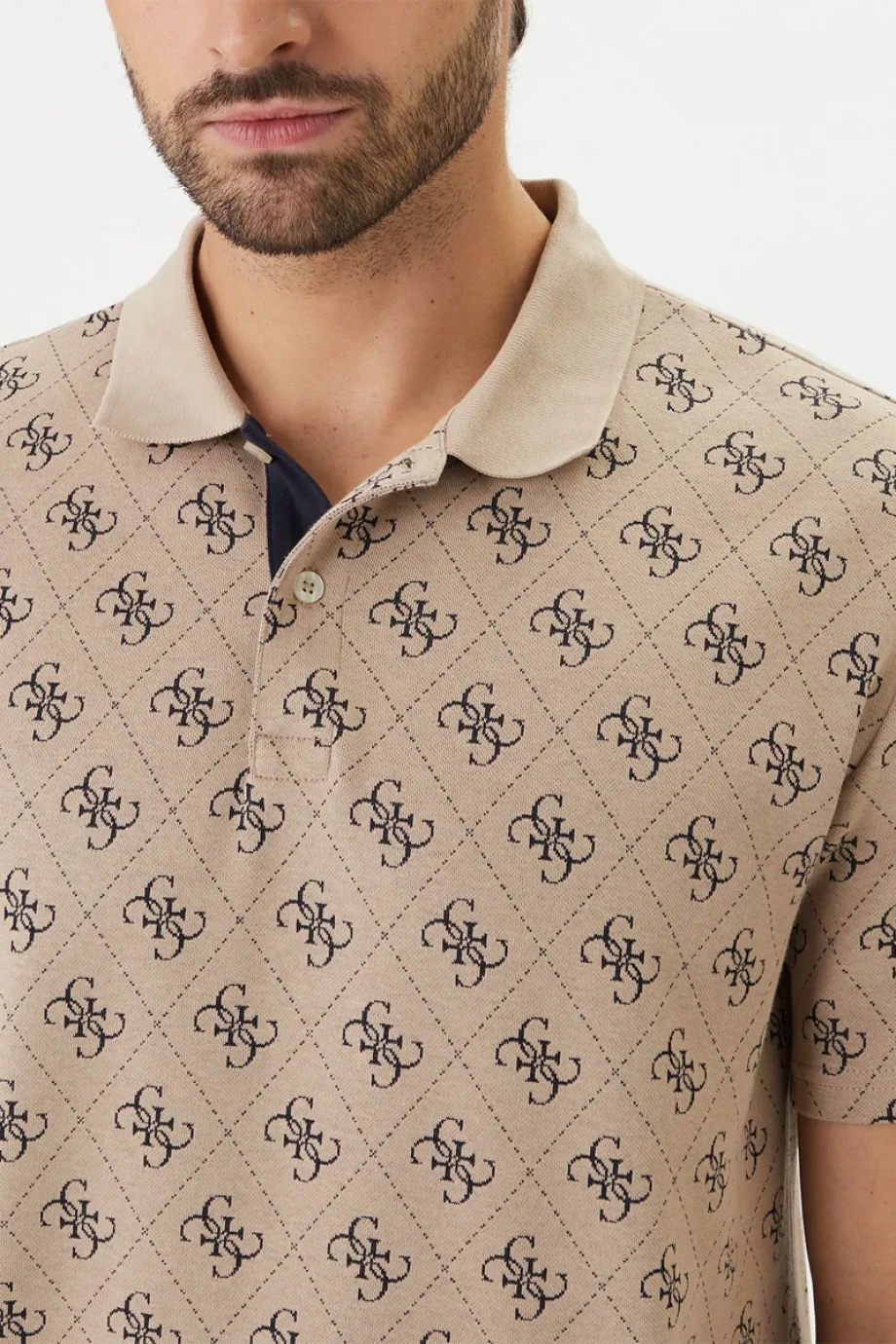 Guess Kısa Kollu Tamamı 4G Jakarlı Polo Yakalı Erkek Bej Polo T-shirt M6GP04K3073-FMAZ