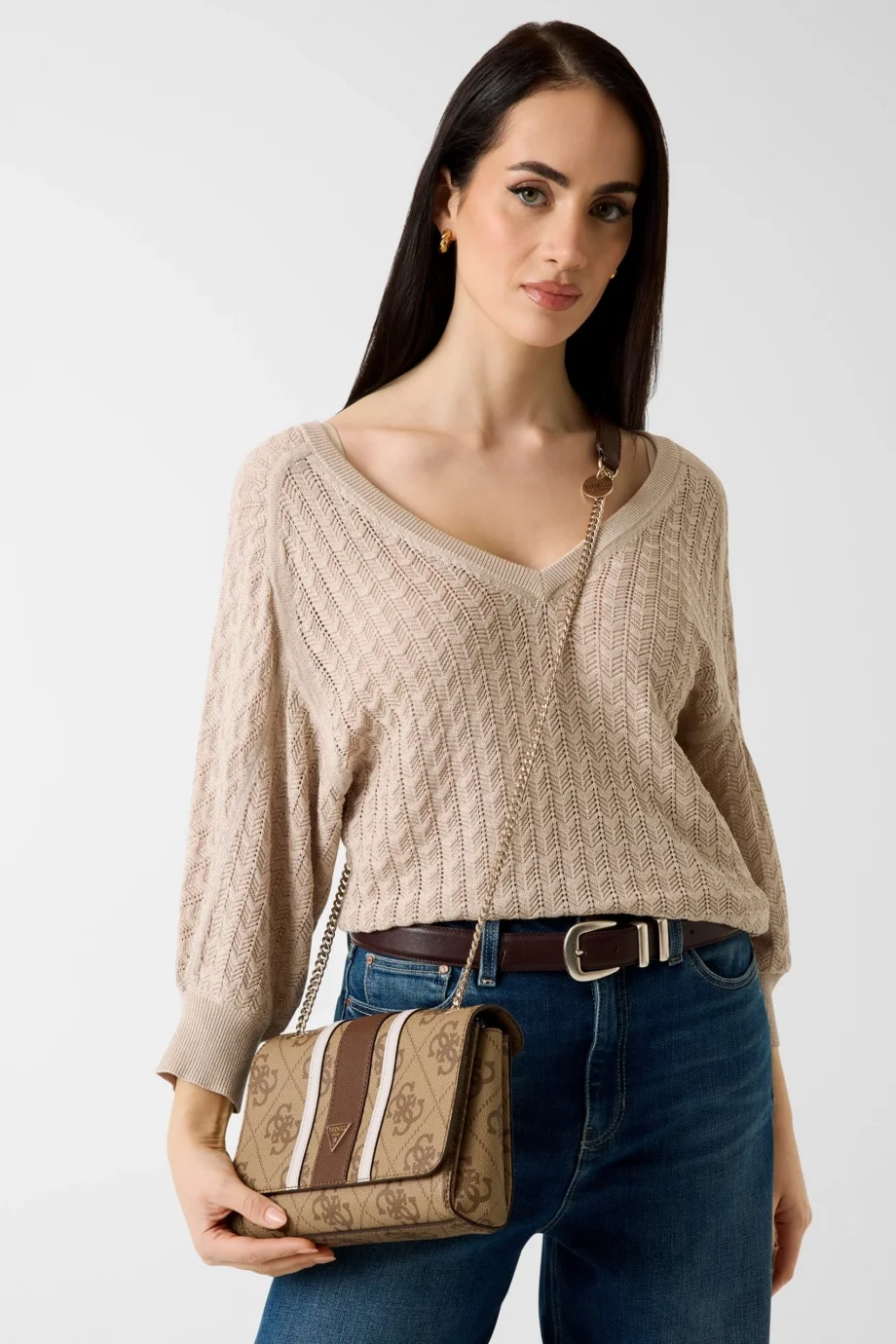 Guess Noelle II Dönüştürülebilir Kapaklı Çapraz Askılı Kadın Kahverengi Omuz Çantası HWSS9672210-LGW