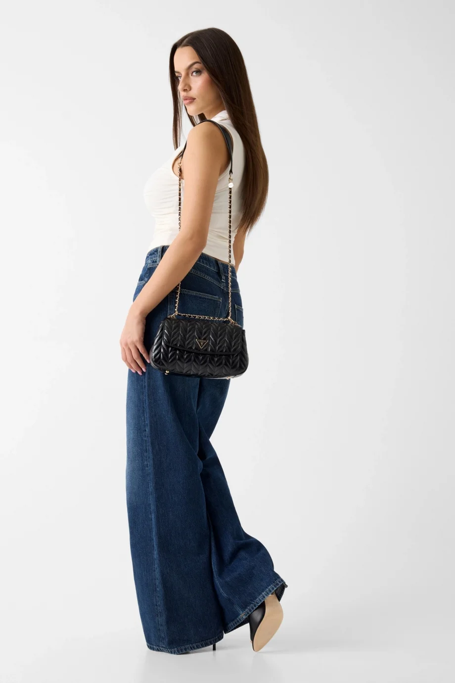 Guess Cheryl Dönüştürülebilir Kapaklı Çapraz Askılı Kadın Siyah Omuz Çantası HWTQ9720210-BLA