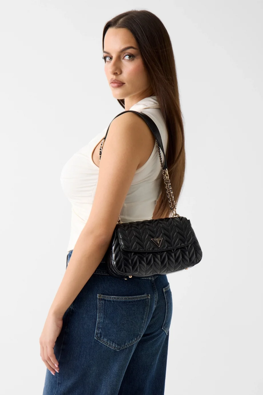 Guess Cheryl Dönüştürülebilir Kapaklı Çapraz Askılı Kadın Siyah Omuz Çantası HWTQ9720210-BLA