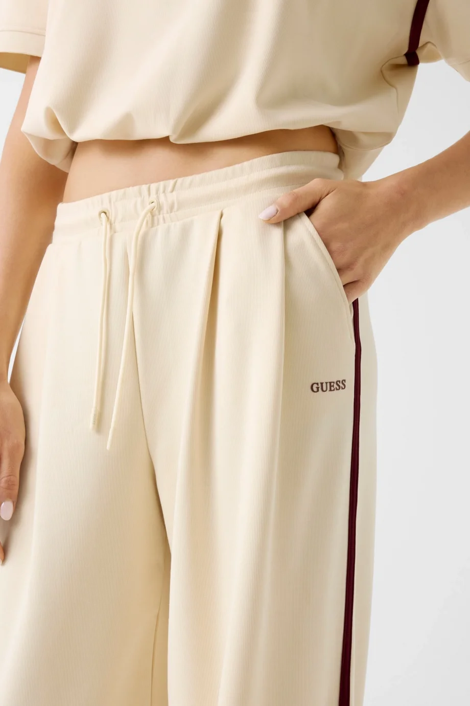 Guess Jasmine Geniş Paça Kadın Beyaz Eşofman Altı V6GB01K2914-G047