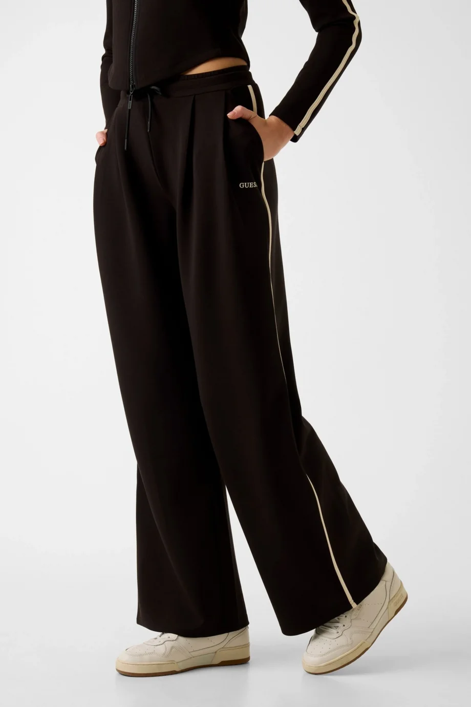 Guess Jasmine Geniş Paça Kadın Siyah Eşofman Altı V6GB01K2914-JBLK