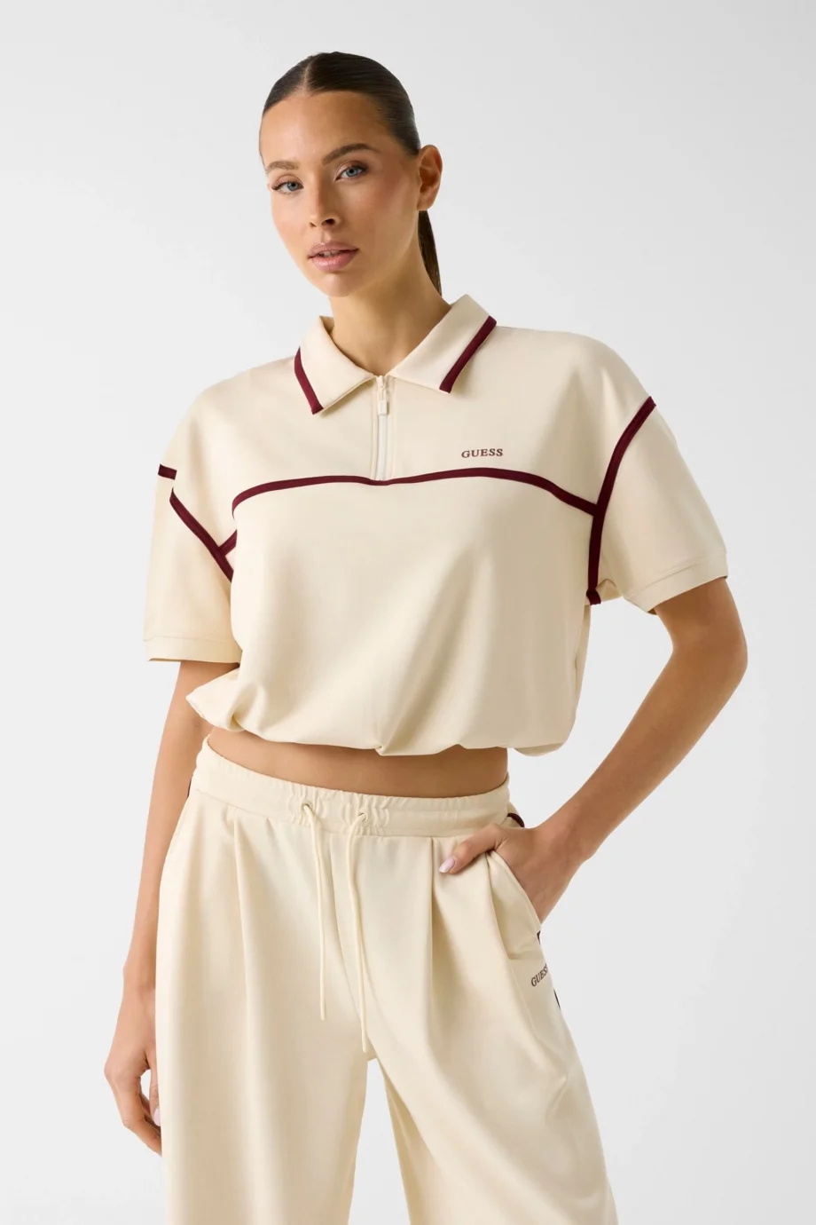 Guess Jasmine Kısa Polo Yakalı Yarım Fermuarlı Kadın Beyaz Sweatshirt V6GP01K2945-G047