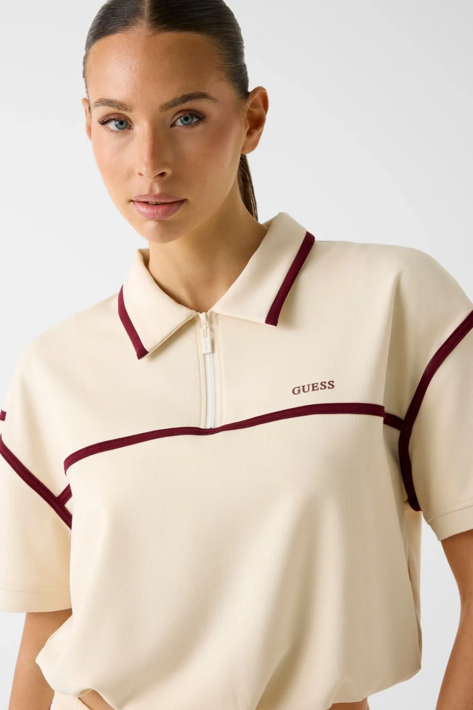 Guess Jasmine Kısa Polo Yakalı Yarım Fermuarlı Kadın Beyaz Sweatshirt V6GP01K2945-G047