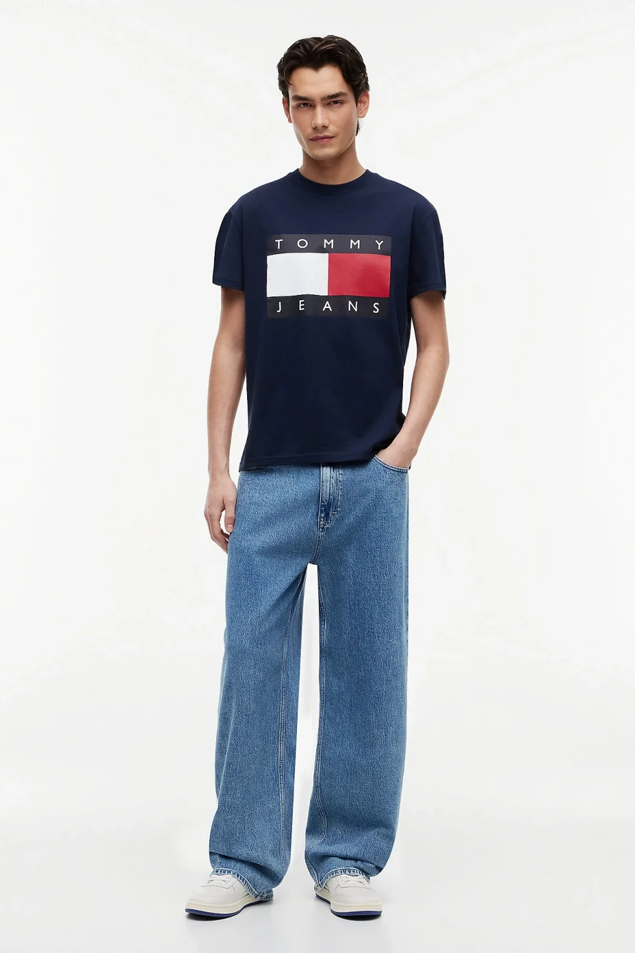 Tommy Hilfiger TJM Normal Kesim Büyük Bayraklı Kısa Kollu Erkek Mavi T-shirt DM0DM22645C1G
