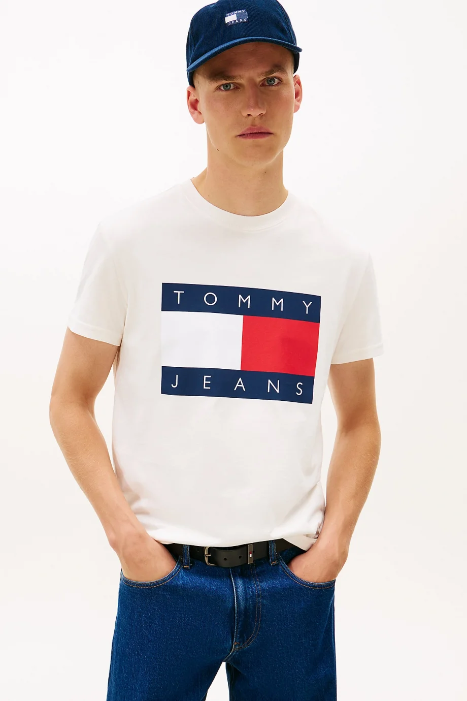 Tommy Hilfiger TJM Normal Kesim Büyük Bayraklı Kısa Kollu Erkek Beyaz T-shirt DM0DM22645YBH
