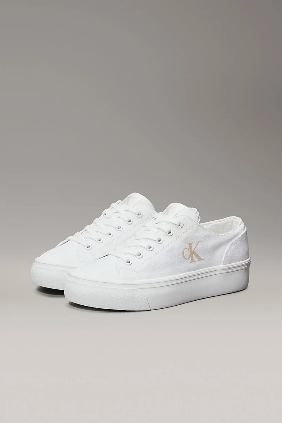 Calvin Klein Vulkanize Flatform Düşük Bilekli Kanvas Monogram Kadın Beyaz Sneaker YW0YW01763-01W