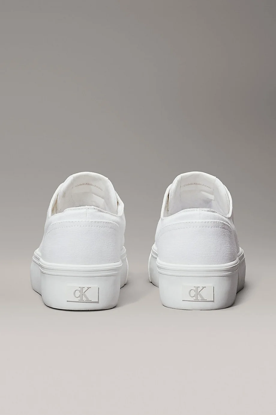 Calvin Klein Vulkanize Flatform Düşük Bilekli Kanvas Monogram Kadın Beyaz Sneaker YW0YW01763-01W