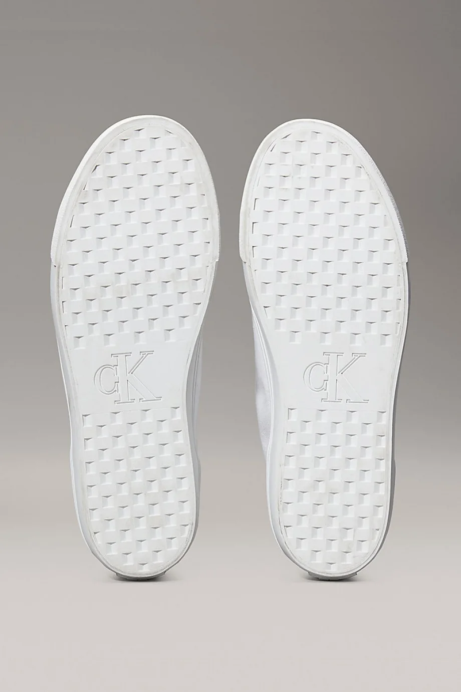 Calvin Klein Vulkanize Flatform Düşük Bilekli Kanvas Monogram Kadın Beyaz Sneaker YW0YW01763-01W