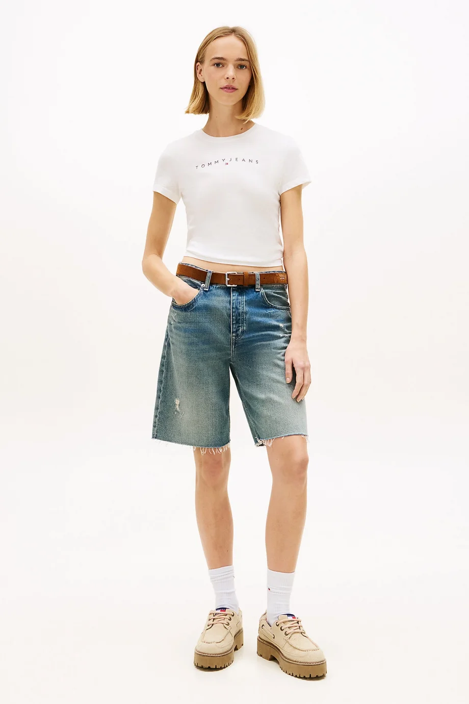 Tommy Hilfiger TJW Dar Kesim Lineer Kadın Beyaz T-shirt DW0DW18398YBL