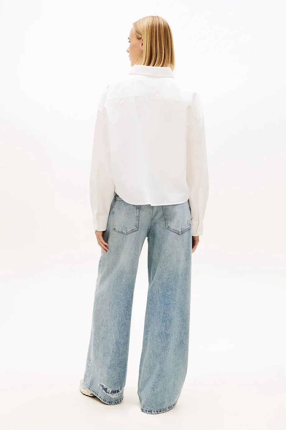 Tommy Hilfiger TJW Essential Kısa Kadın Beyaz Gömlek DW0DW22766YBL