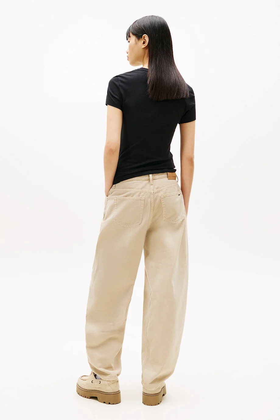 Tommy Hilfiger TJW Dar Kesim Lineer Kadın Siyah T-shirt DW0DW183980GK