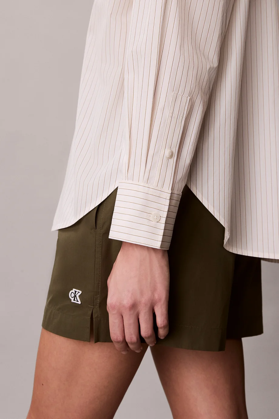 Calvin Klein İpliği Boyalı Pamuklu Poplin Rahat Kesim Kadın Beyaz Gömlek LV047F103G-F7J