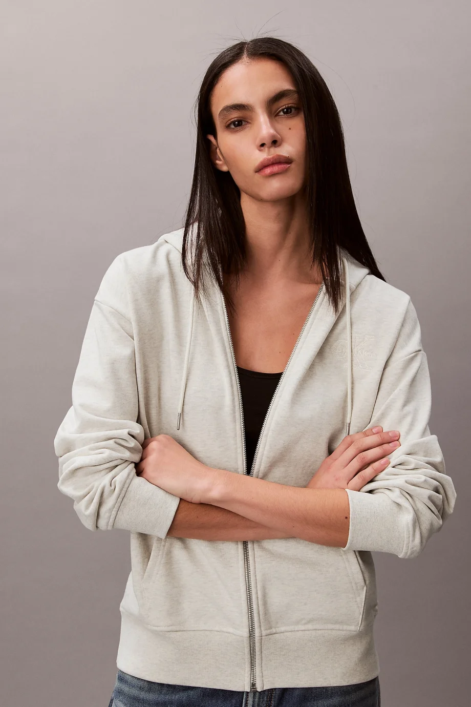 Calvin Klein Uzun Kollu Kabartma Monologo Havlu Kumaş Tam Fermuarlı Kapüşonlu Kadın Gri Sweatshirt LV047F205G-P4P
