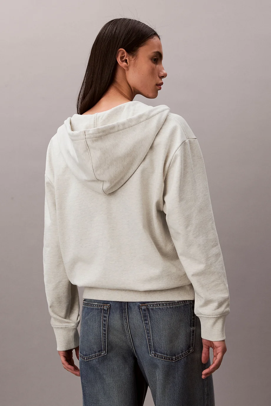 Calvin Klein Uzun Kollu Kabartma Monologo Havlu Kumaş Tam Fermuarlı Kapüşonlu Kadın Gri Sweatshirt LV047F205G-P4P