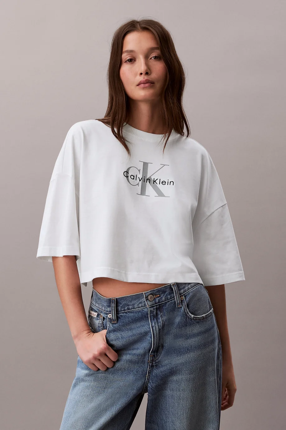 Calvin Klein Kısa Kollu Kutulu Kesim Kısa Monologo Kadın Beyaz T-shirt LV047F828G-YAF