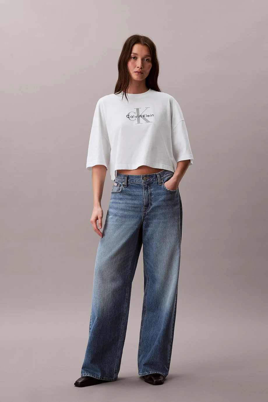 Calvin Klein Kısa Kollu Kutulu Kesim Kısa Monologo Kadın Beyaz T-shirt LV047F828G-YAF