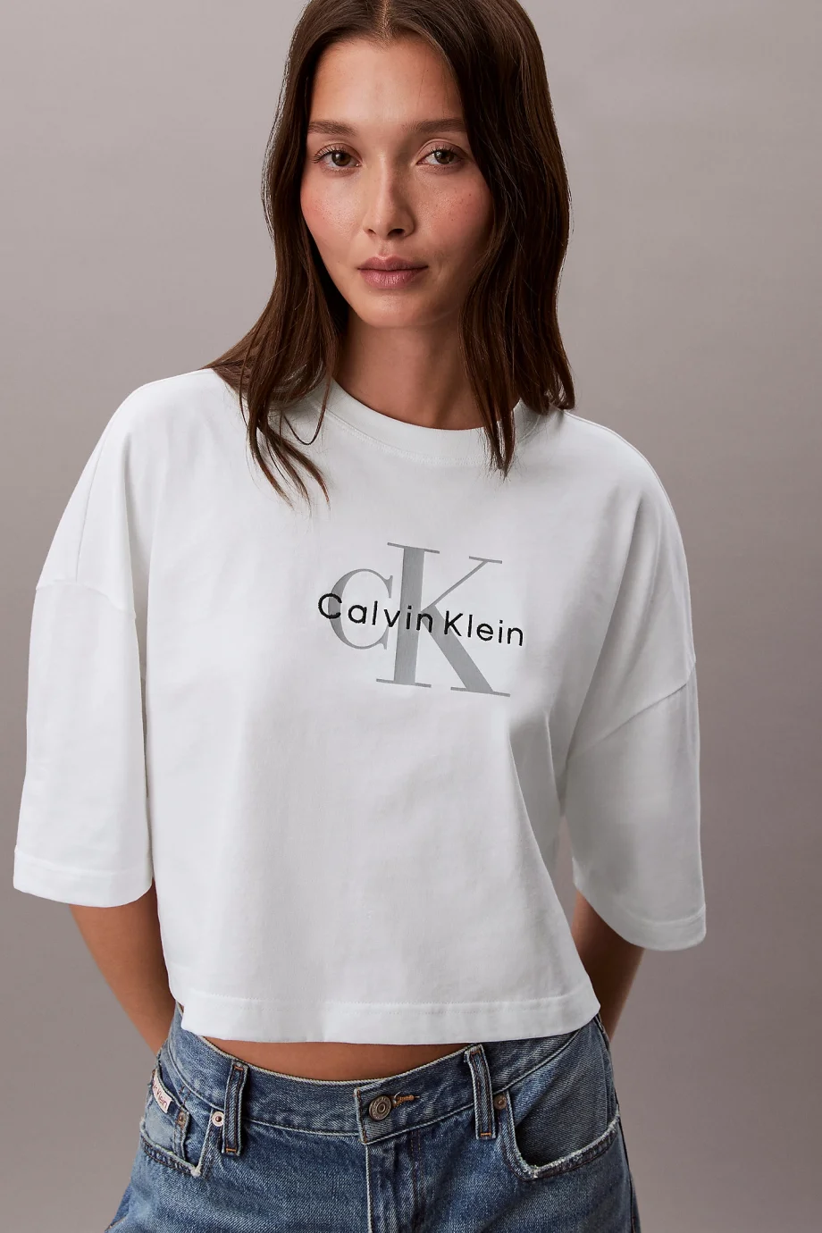 Calvin Klein Kısa Kollu Kutulu Kesim Kısa Monologo Kadın Beyaz T-shirt LV047F828G-YAF