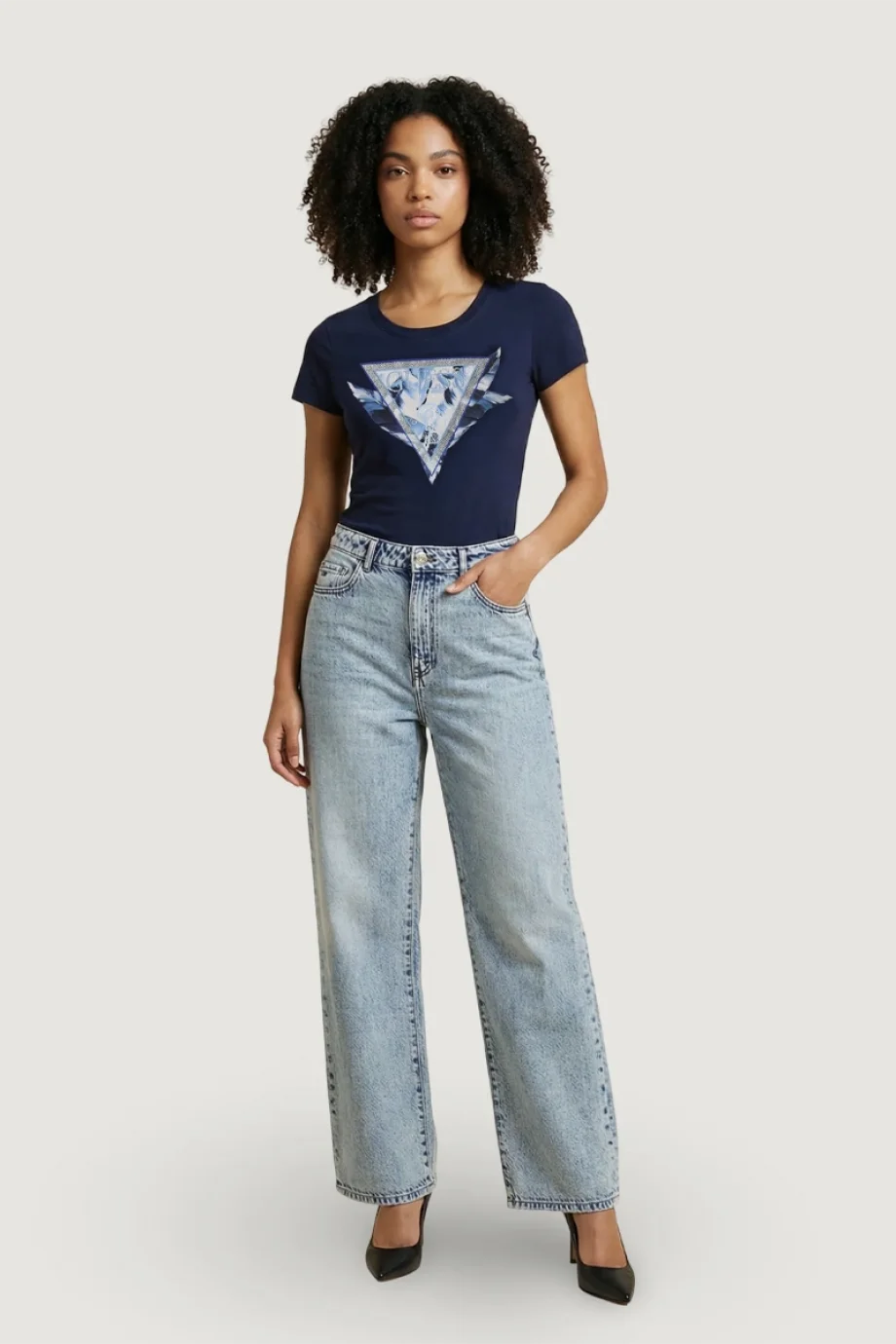 Guess Kısa Kollu Bisiklet Yaka Tüylü Üçgen Kadın Lacivert T-shirt W6GI11K3026-G7P1