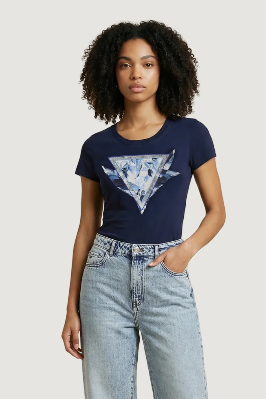Guess Kısa Kollu Bisiklet Yaka Tüylü Üçgen Kadın Lacivert T-shirt W6GI11K3026-G7P1