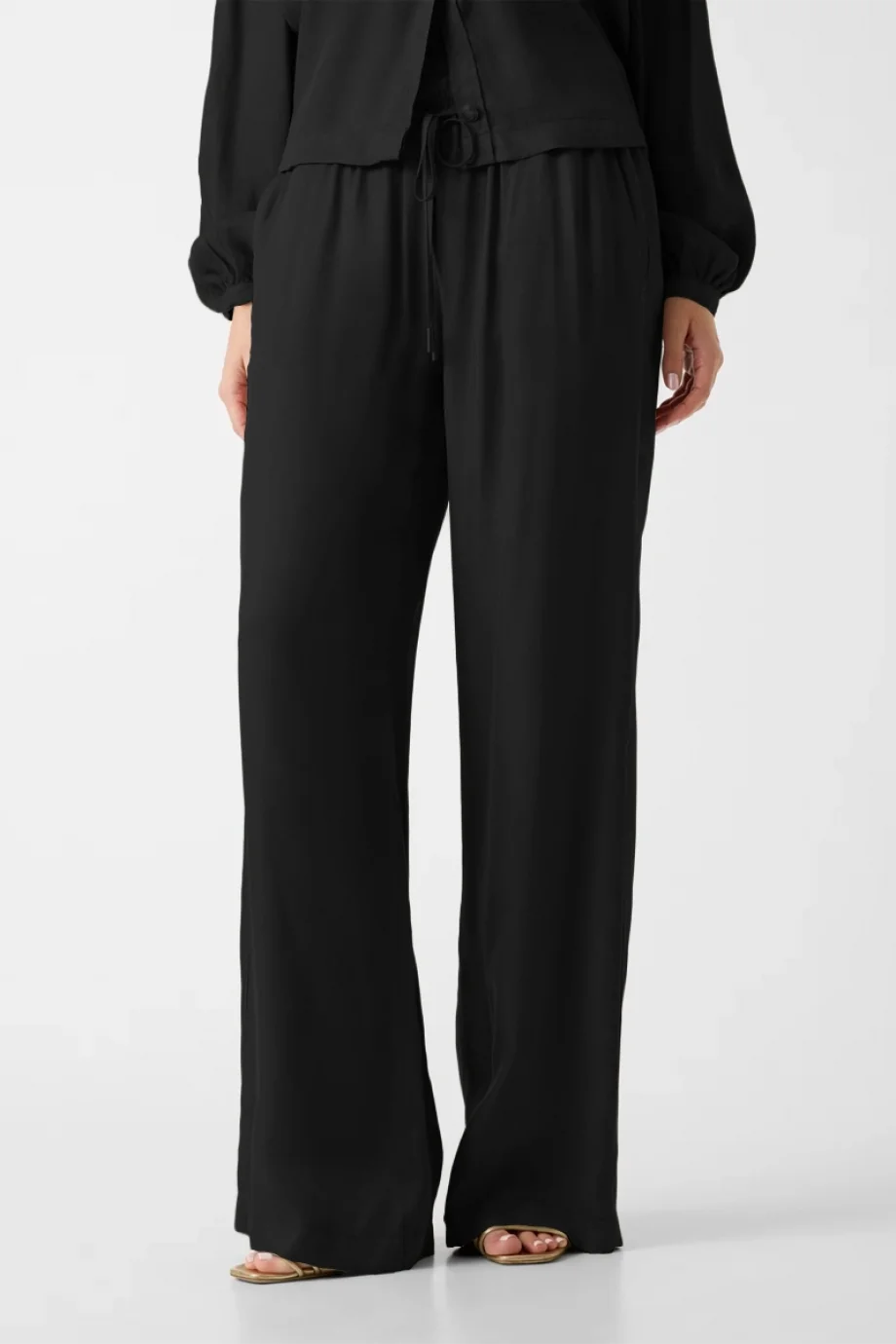 Guess Dalia Akışkan Jogger Kadın Siyah Pantolon W6GB07W1781-JBLK