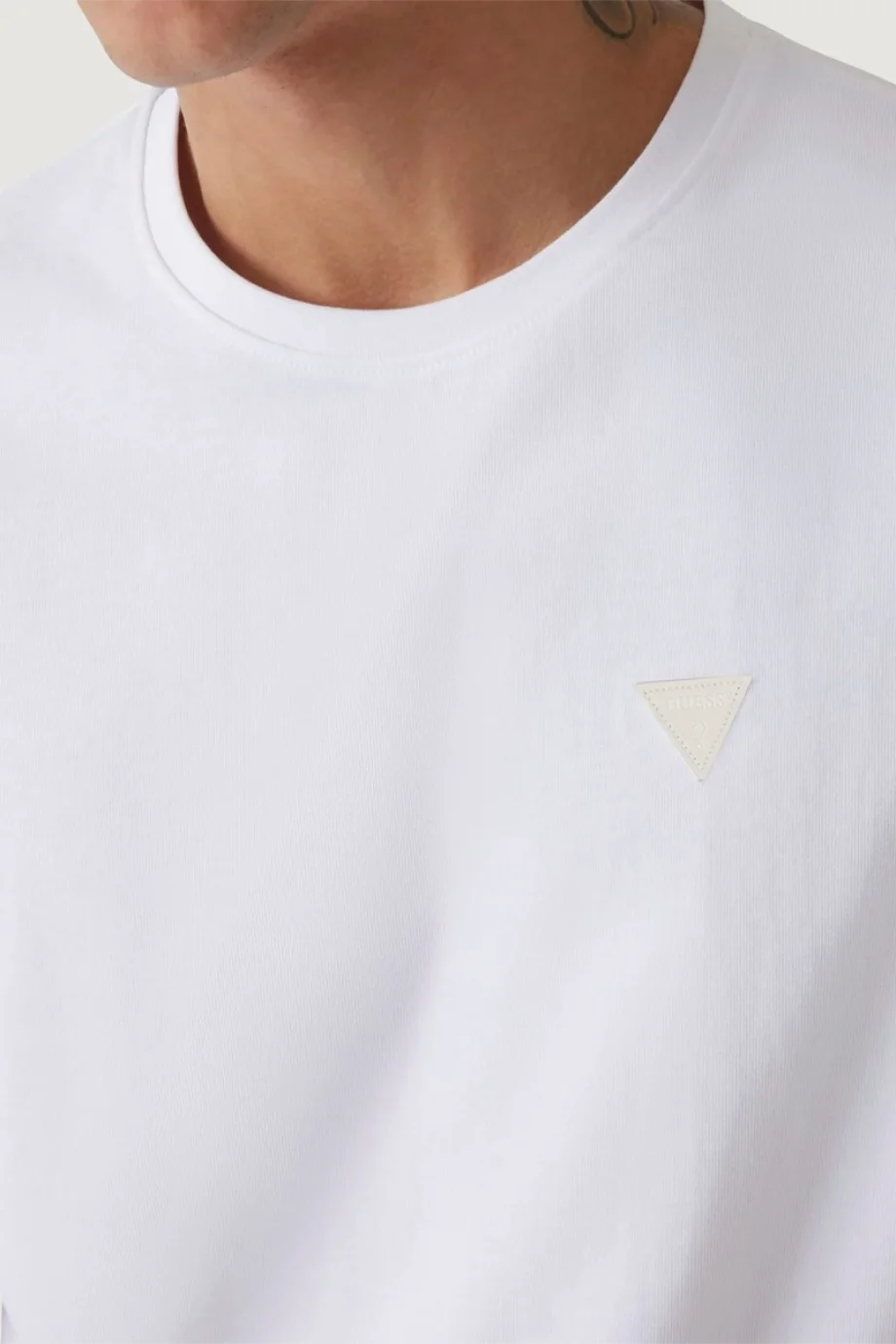 Guess Bisiklet Yaka Kısa Kollu Küçük Yamalı Pamuklu Modal Erkek Beyaz T-shirt M6GI21K3053-G011