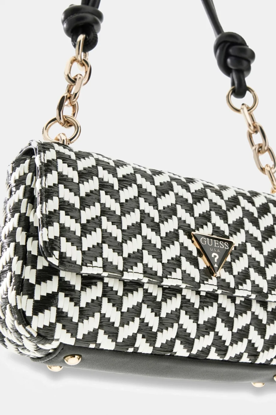 Guess Tessi Kapaklı Kadın Siyah Omuz Çantası HWWG7691190-BML
