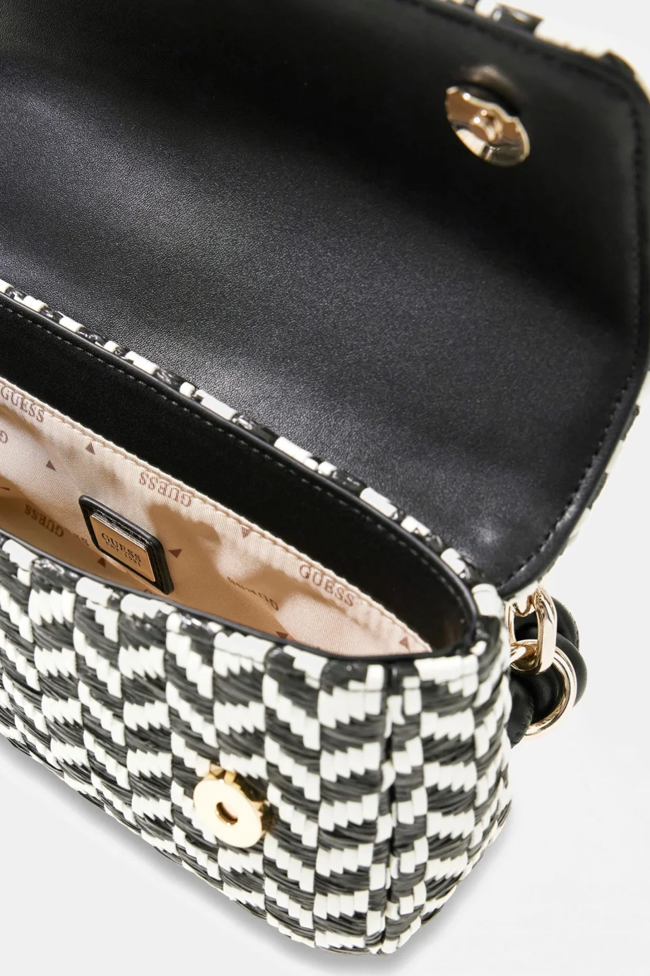 Guess Tessi Kapaklı Kadın Siyah Omuz Çantası HWWG7691190-BML
