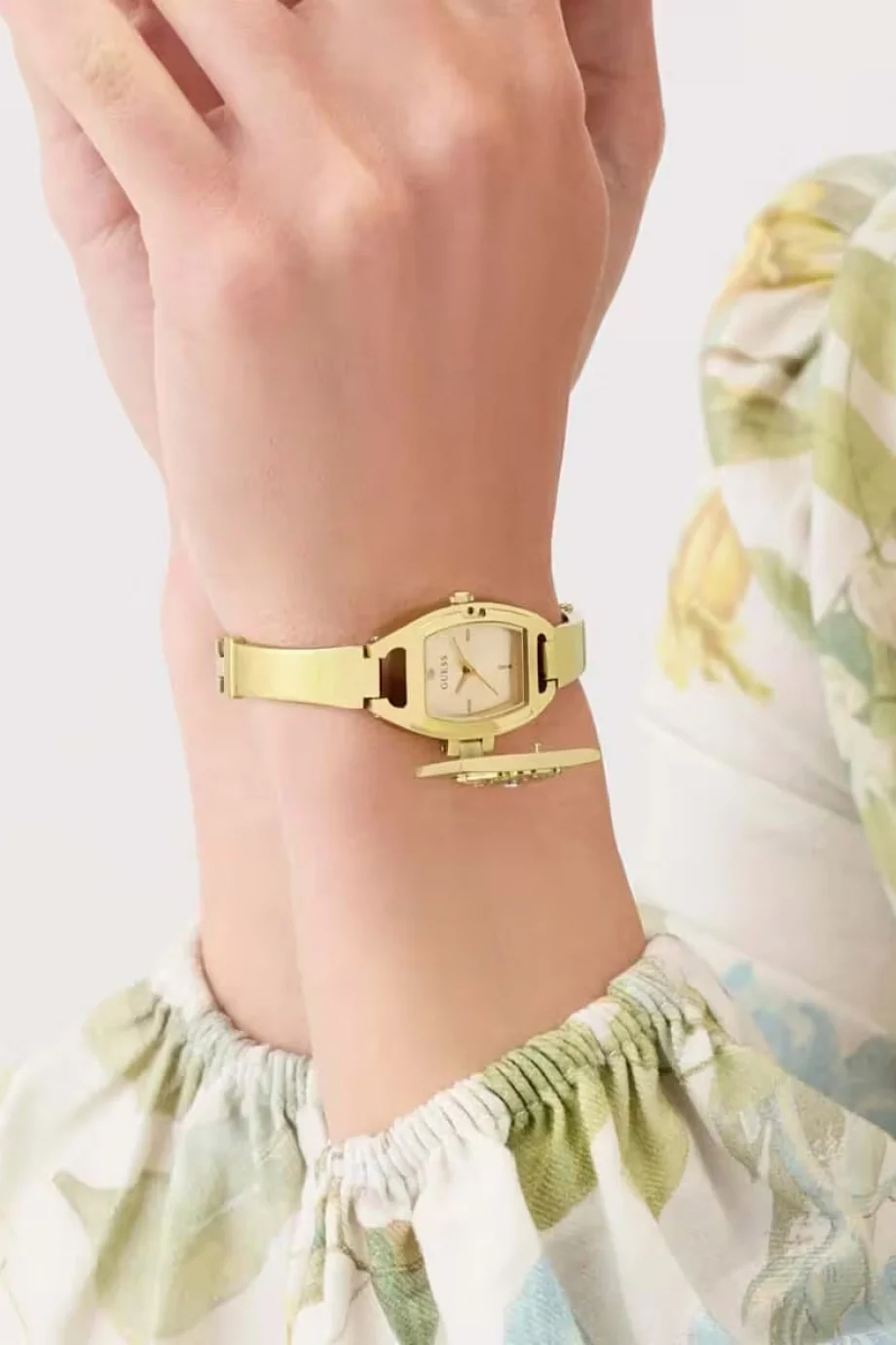 Guess Kadın Kol Saati GUGW1043L2