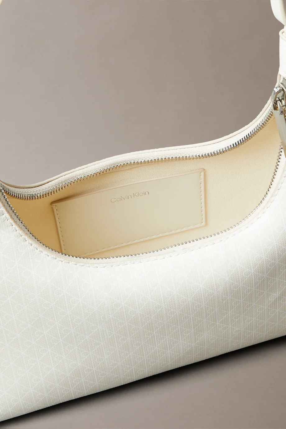 Calvin Klein Amblem Tamamı Baskılı Dönüştürülebilir Omuz Kadın Haki Çapraz Çanta LV04F3298G-2XB