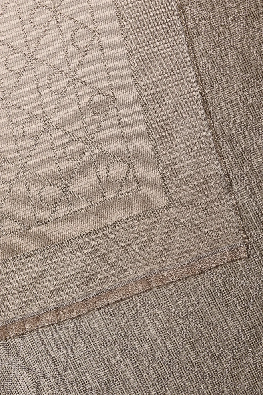 Calvin Klein Amblem Tamamı Baskılı Parlak Ton Sür Ton Kadın Gri Şal LV04F8062G-QBV