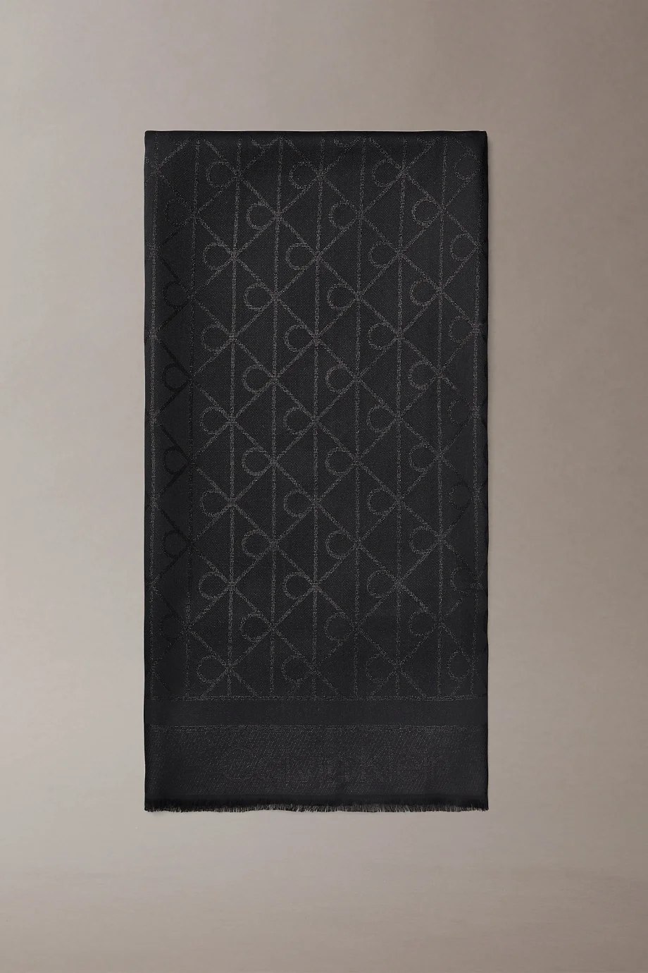 Calvin Klein Amblem Tamamı Baskılı Parlak Ton Sür Ton Kadın Siyah Şal LV04F8062G-UB1