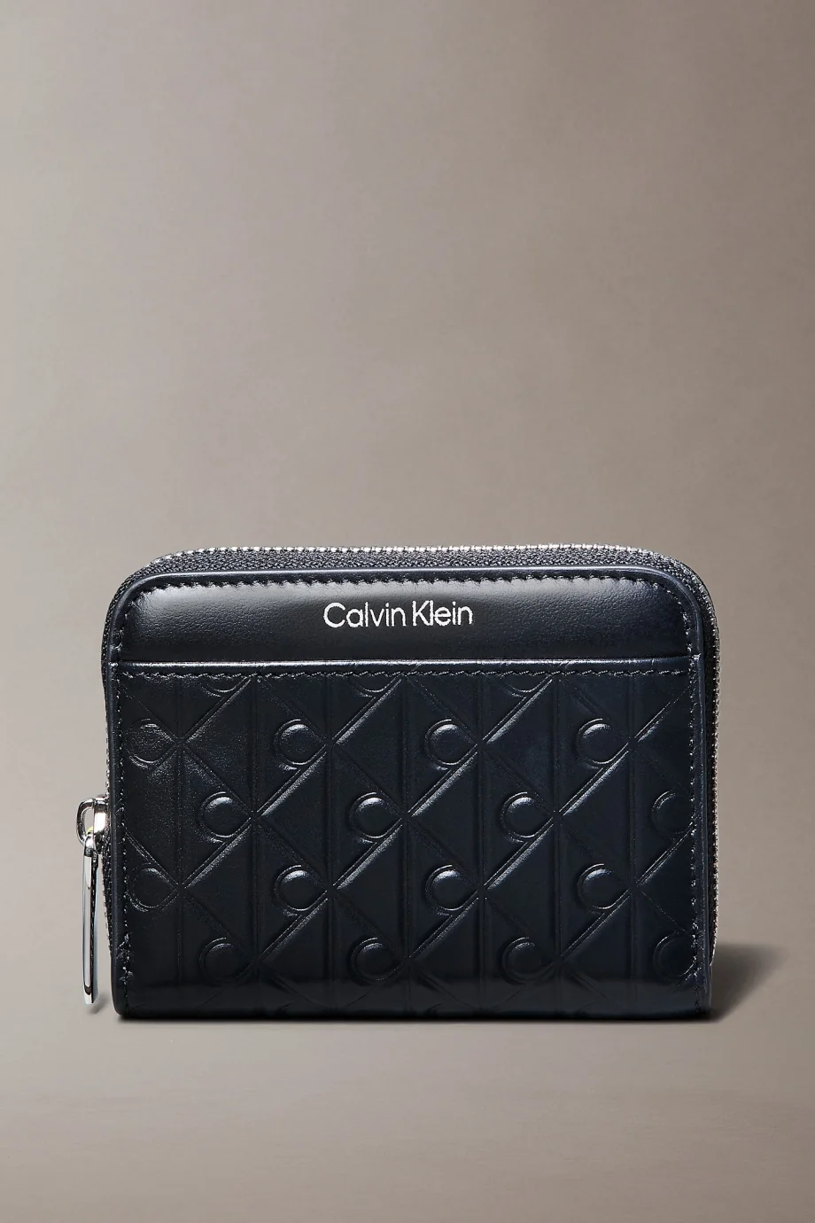 Calvin Klein Amblemli Tamamı Baskılı Kabartmalı Fermuarlı Kadın Siyah Cüzdan LV04F1081G-UB1