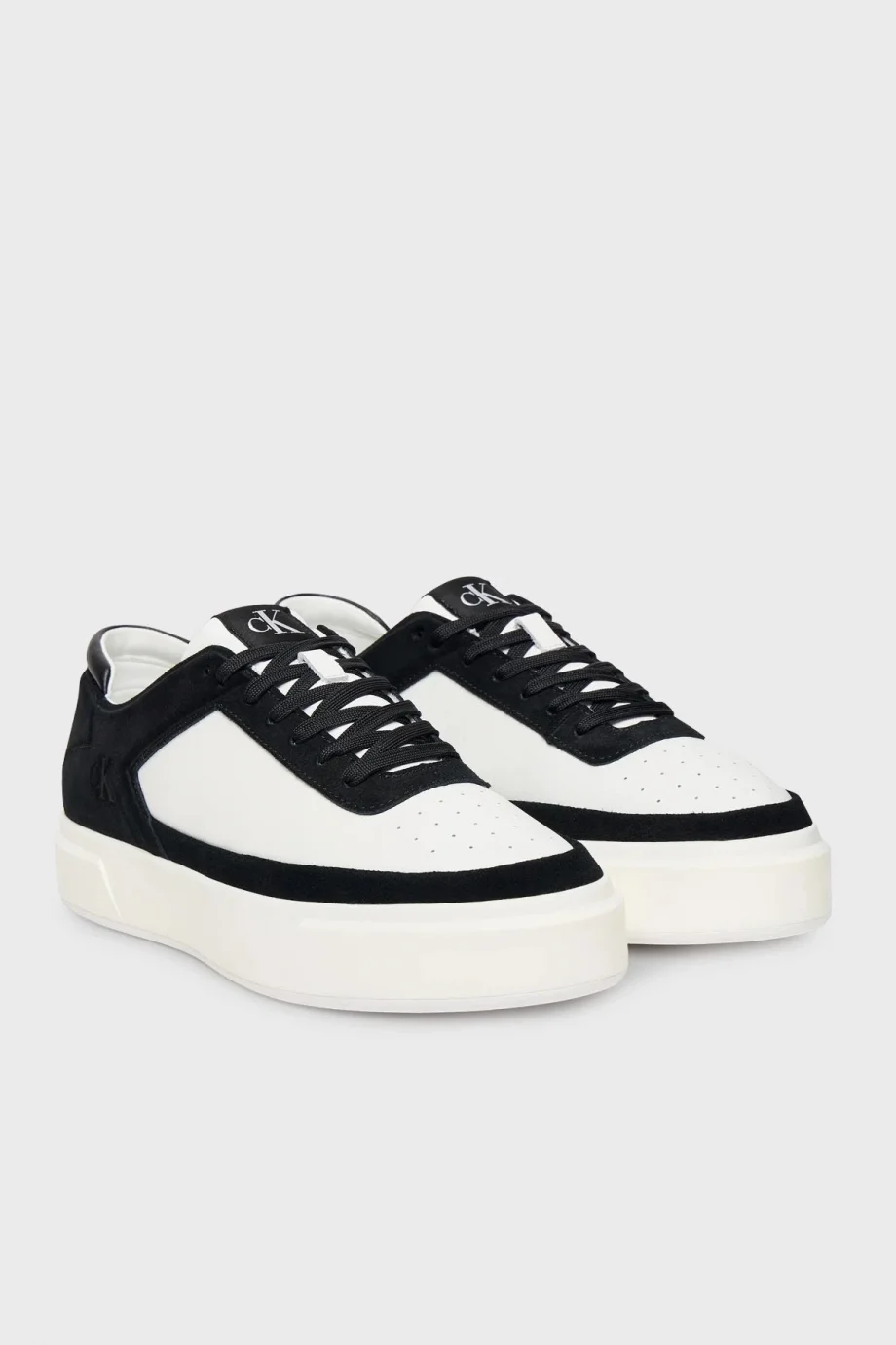 Calvin Klein Basketbol Stili Düz Tabanlı Bağcıklı Deri-Süet Erkek Siyah Sneaker YM0YM01354-0GM