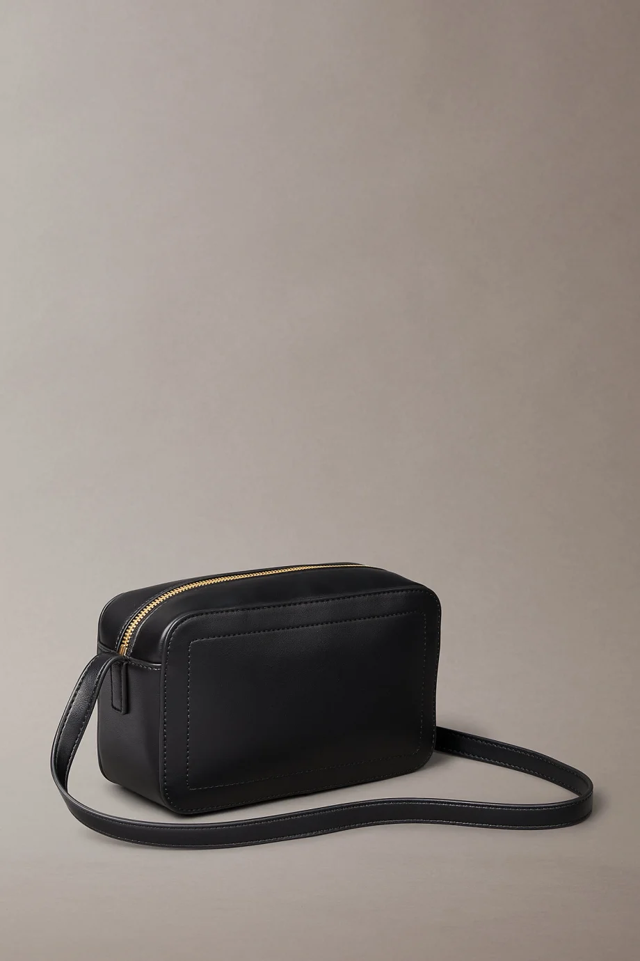 Calvin Klein Bold CK Kadın Camera Çanta LV04F3220G-UB1