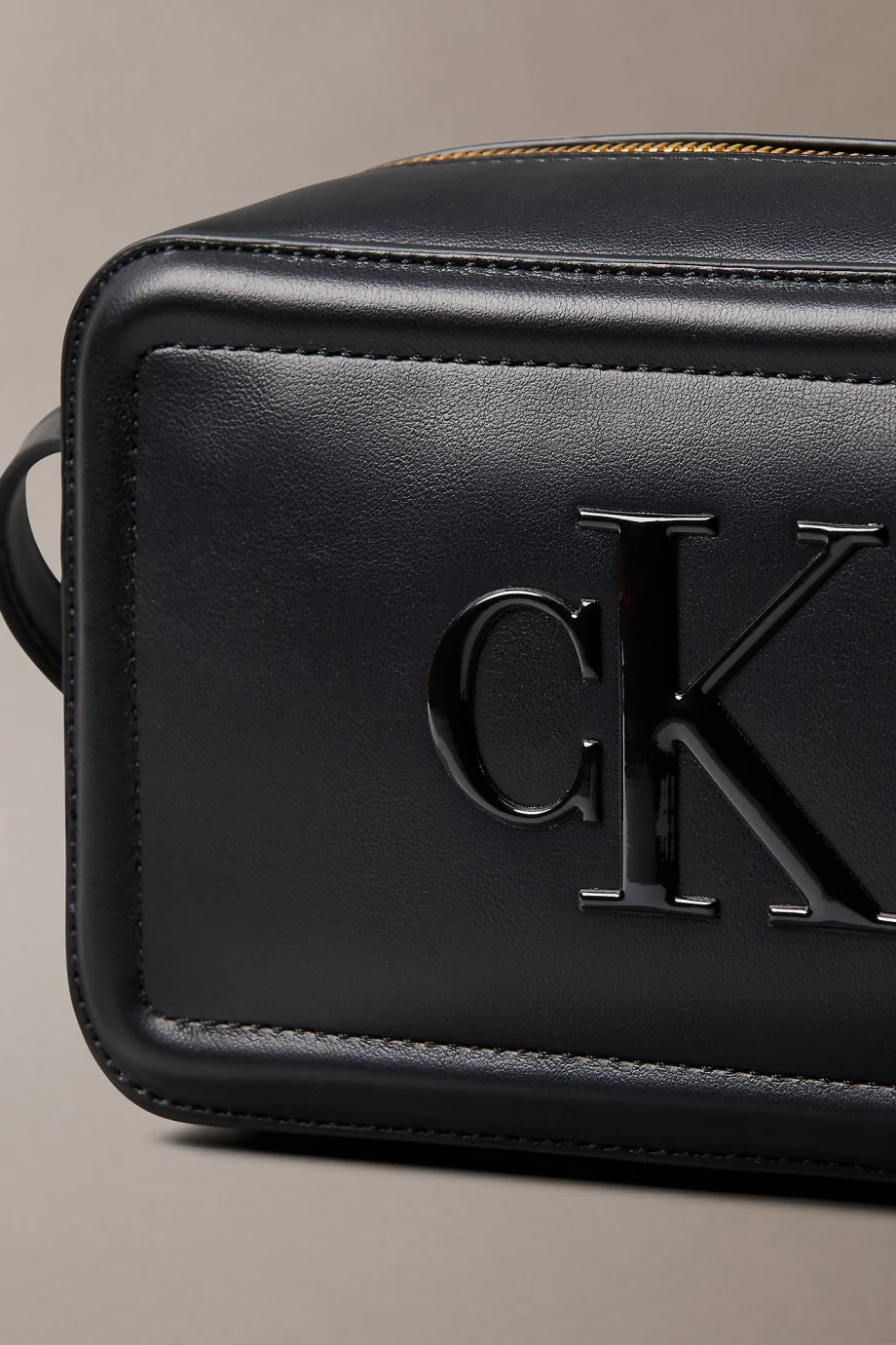 Calvin Klein Bold CK Kadın Camera Çanta LV04F3220G-UB1