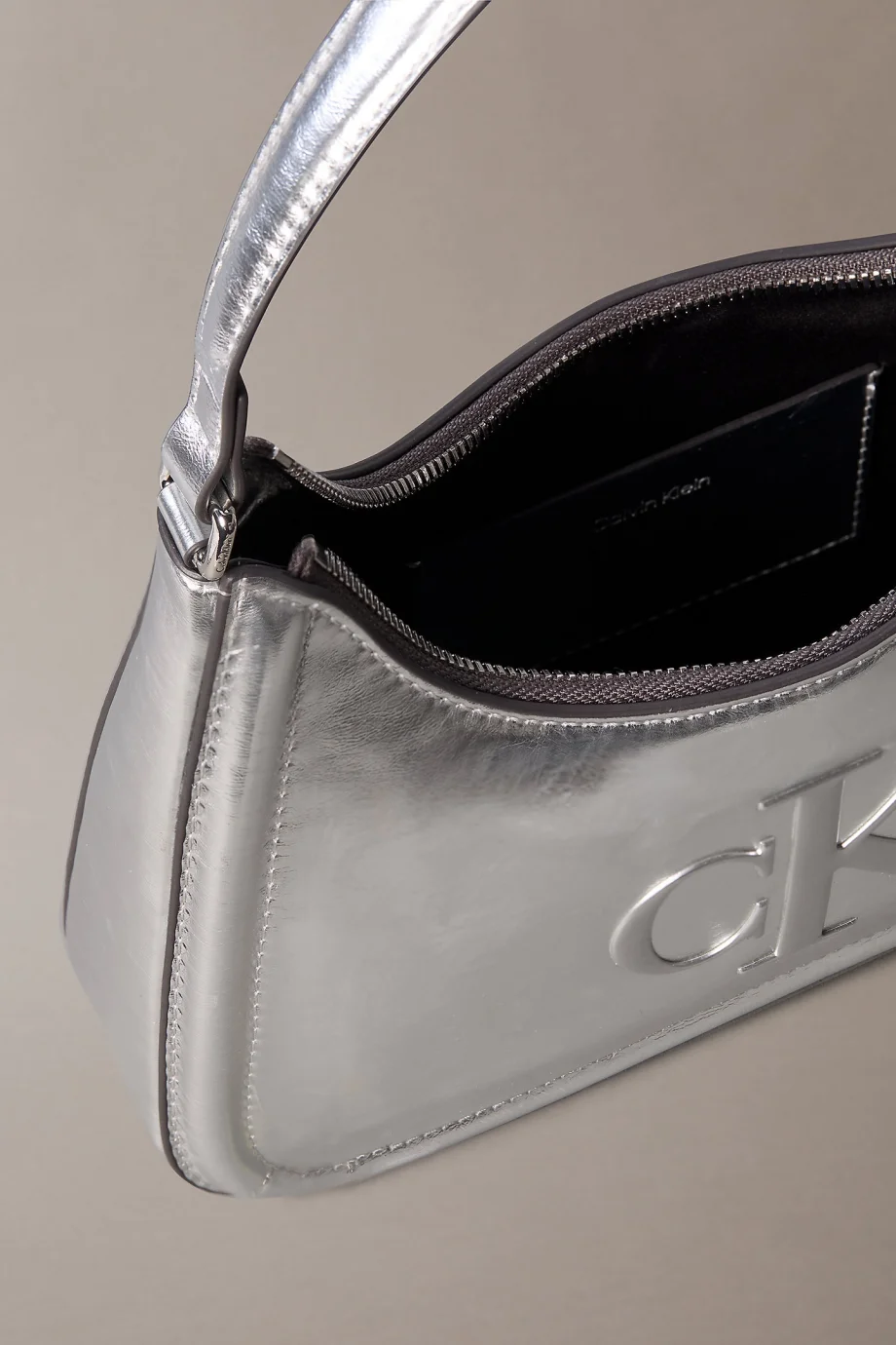 Calvin Klein Bold CK Metalik Kadın Metalik Gri Omuz Çanta LV04F3332G-3JH