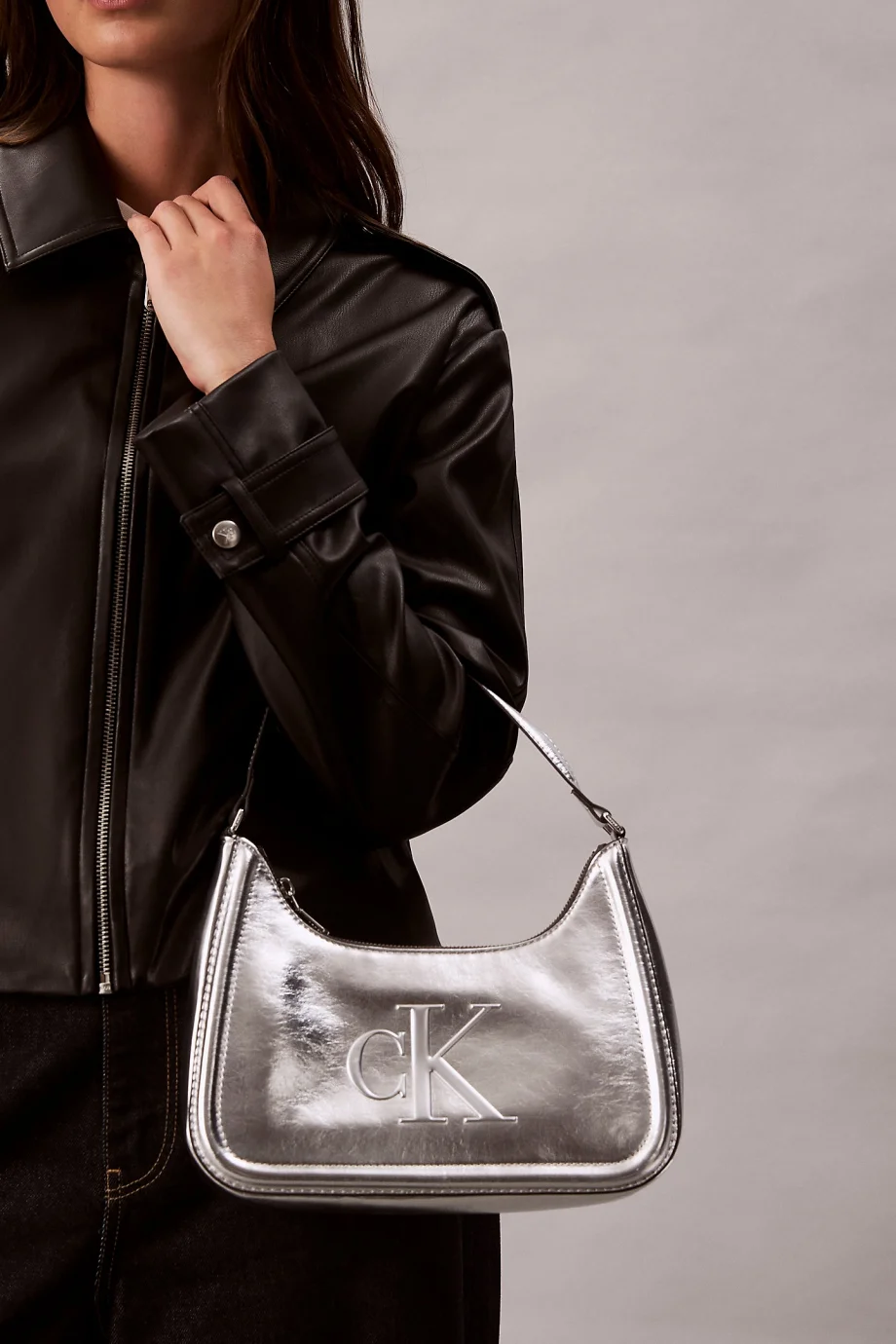 Calvin Klein Bold CK Metalik Kadın Metalik Gri Omuz Çanta LV04F3332G-3JH