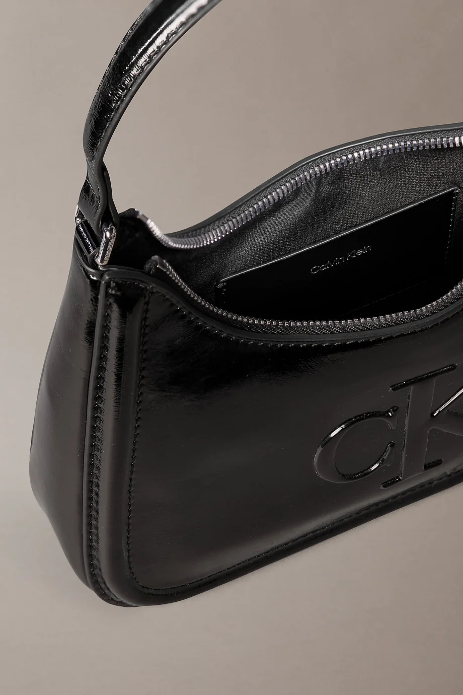 Calvin Klein Bold CK Metalik Kadın Siyah Omuz Çanta LV04F3332G-UB1