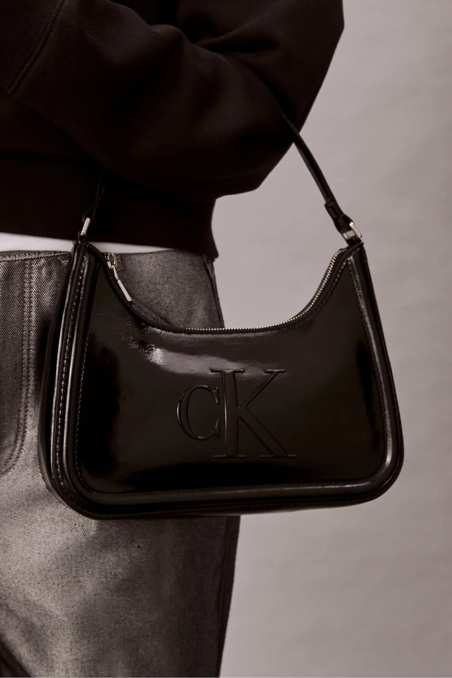 Calvin Klein Bold CK Metalik Kadın Siyah Omuz Çanta LV04F3332G-UB1
