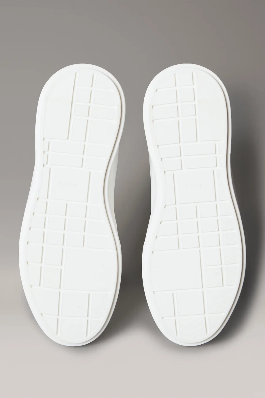 Calvin Klein Chunky Cups Bağcıklı Deri Tamamı Baskılı Kadın Beyaz Sneaker YW0YW02036-01W