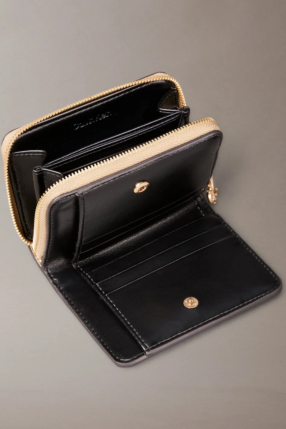 Calvin Klein CK Metalik Kapaklı Fermuarlı Kadın Gold Cüzdan LV04F1103G-3JG