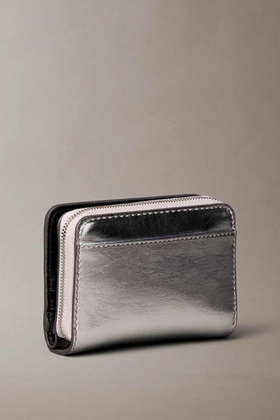 Calvin Klein CK Metalik Kapaklı Fermuarlı Kadın Metalik Gri Cüzdan LV04F1103G-3JH