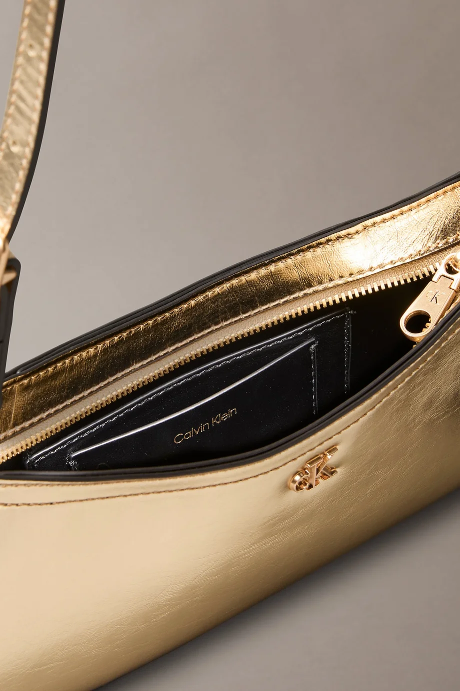 Calvin Klein CK Metalik Küçük Kadın Gold Omuz Çanta LV04F3304G-3JG