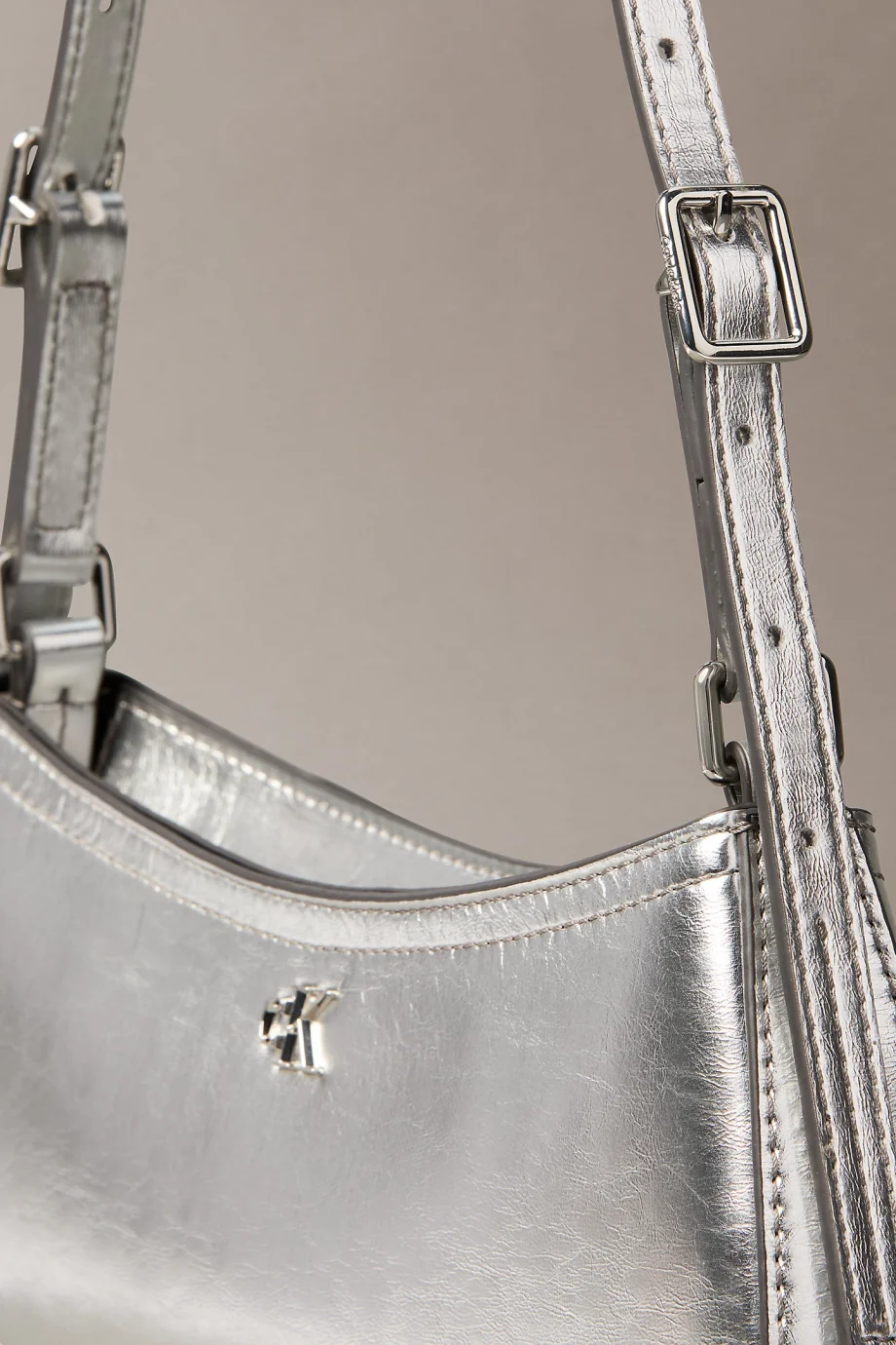 Calvin Klein CK Metalik Küçük Kadın Metalik Gri Omuz Çanta LV04F3304G-3JH