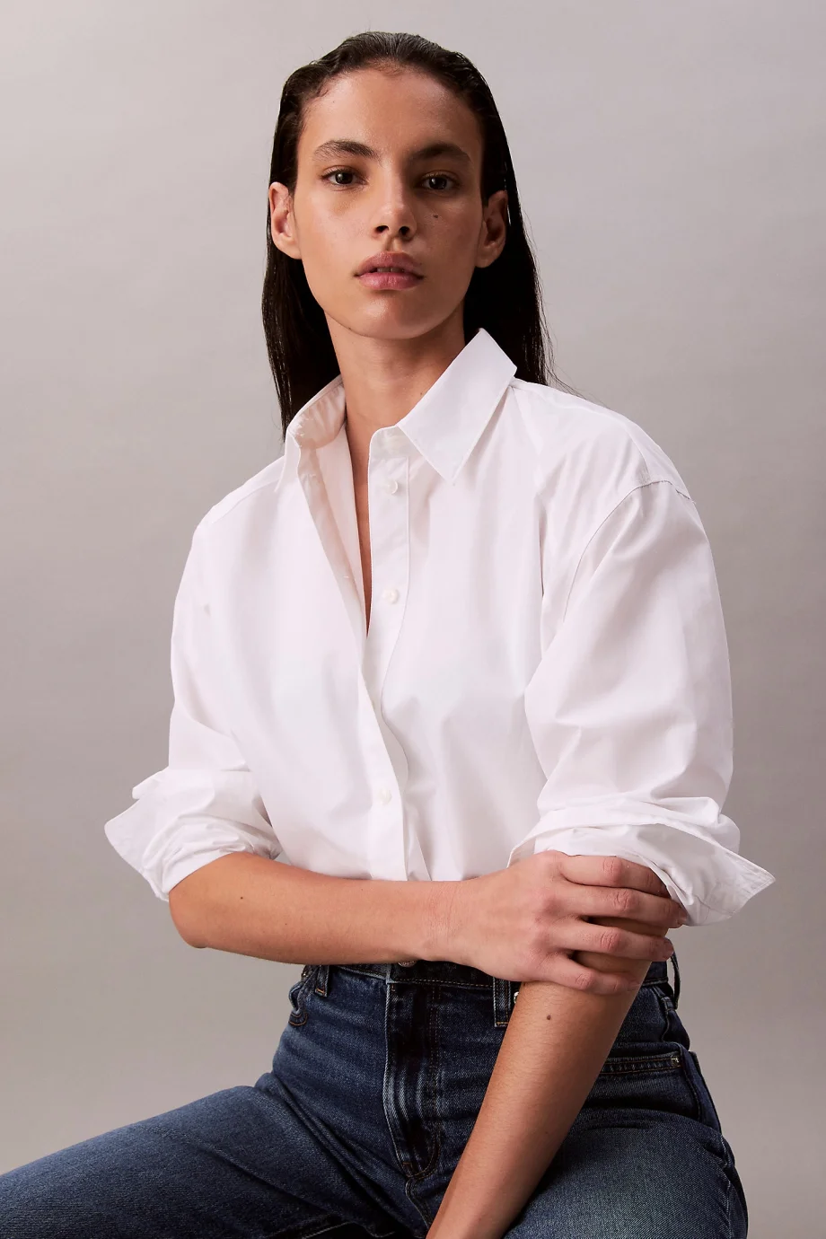 Calvin Klein Düz Renk Kutulu Kesim Kısa Kadın Beyaz Gömlek LV047C141G-YAA