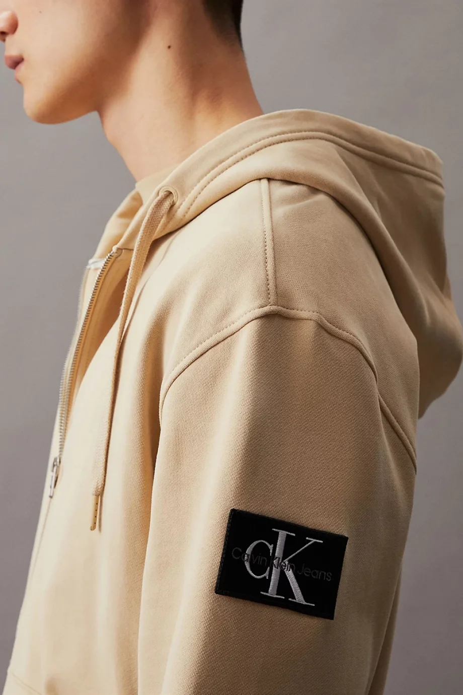 Calvin Klein BADGE ZIP THROUGH HOODIE Erkek Haki Ceket J30J325627-RAE