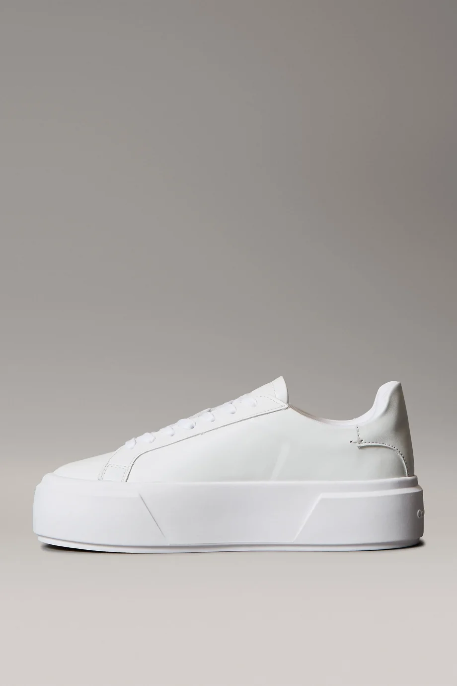 Calvin Klein Flatform Bağcıklı Deri Kadın Beyaz Sneaker YW0YW01928-0K4
