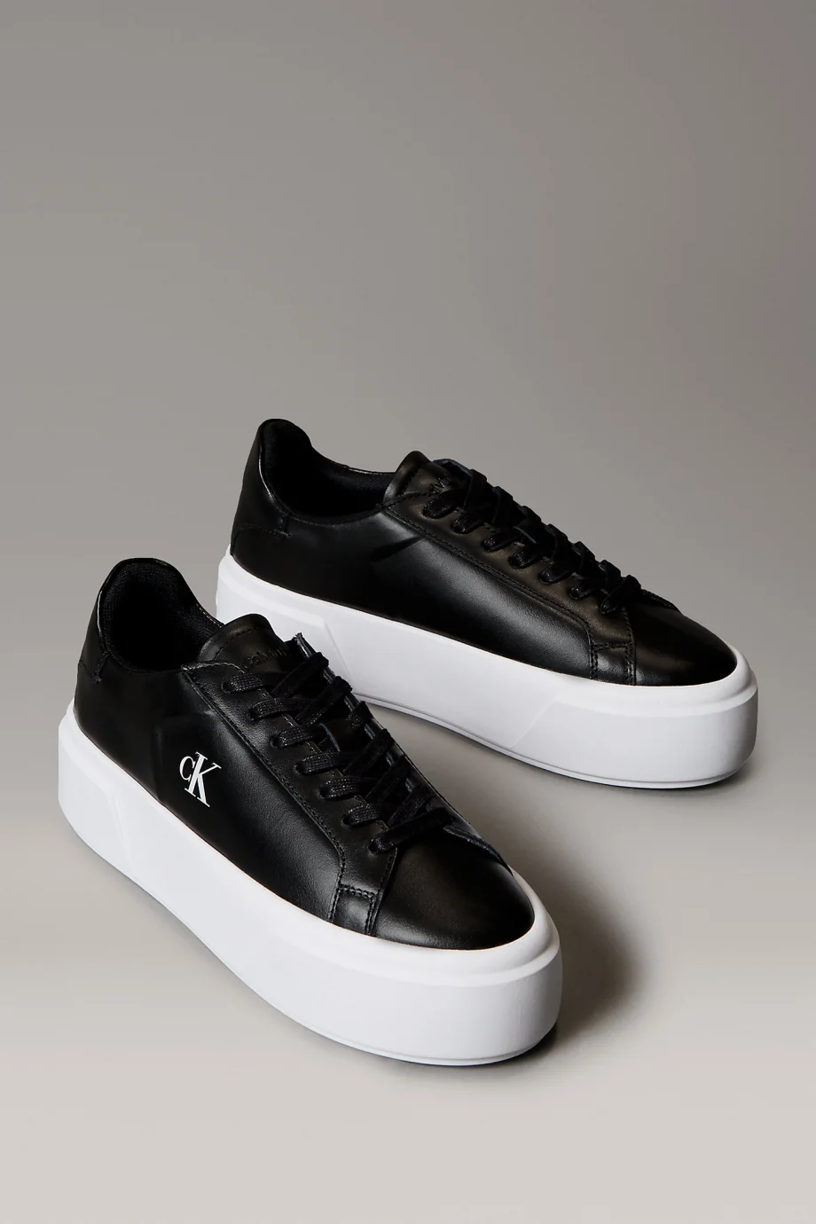 Calvin Klein Flatform Bağcıklı Deri Kadın Siyah Sneaker YW0YW01928-BEH