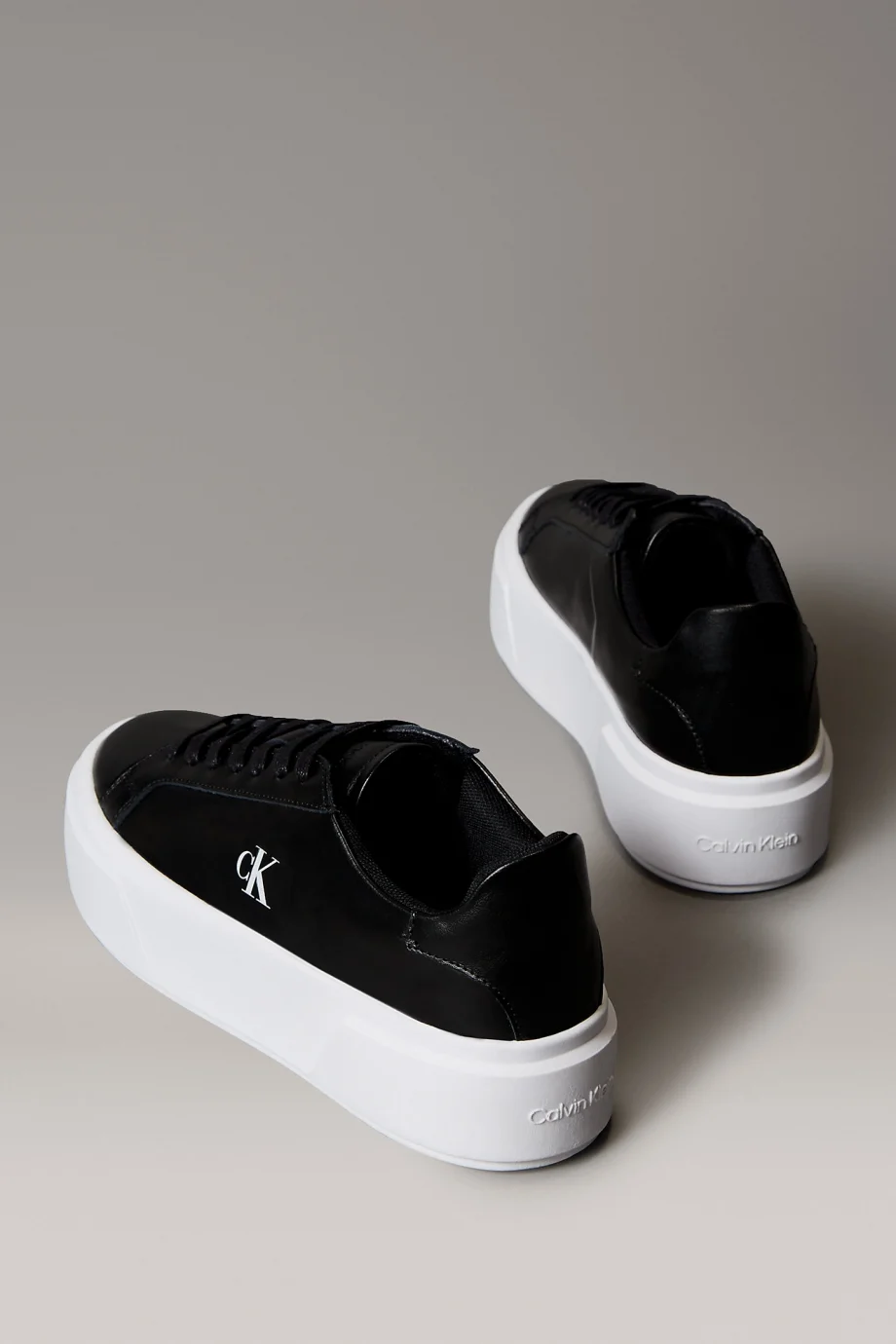 Calvin Klein Flatform Bağcıklı Deri Kadın Siyah Sneaker YW0YW01928-BEH